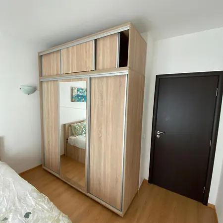 Injoy Suites Cosy 2 Bdr Plaza Romania *