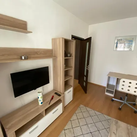 Apartment Injoy Suites Cosy 2 Bdr Plaza Romania